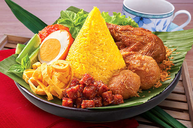 Resep Nasi Kuning Pulen dengan Beras Laron